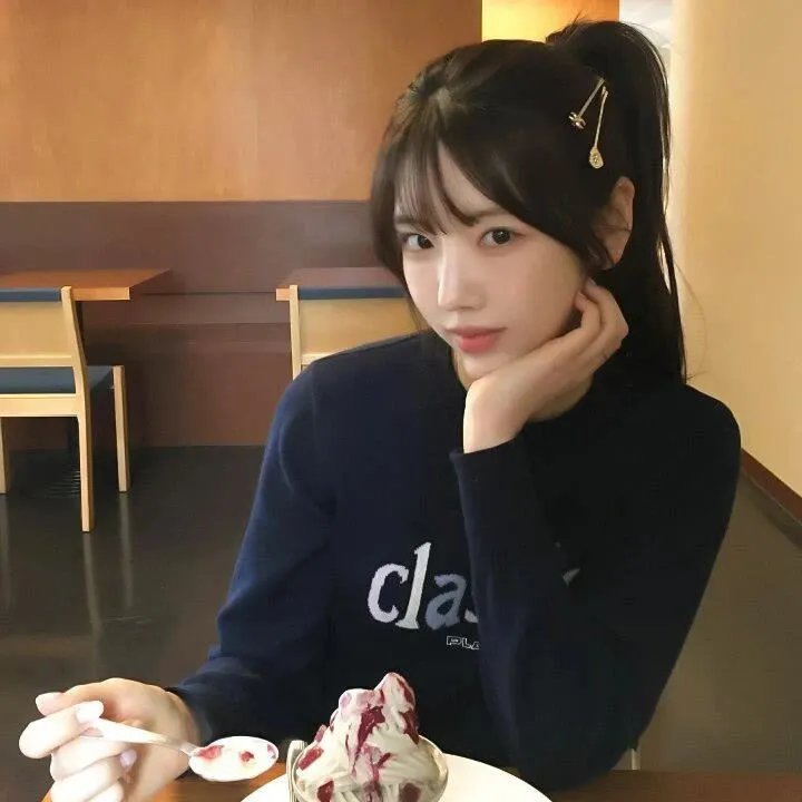 穿书后我成了男二的白月光